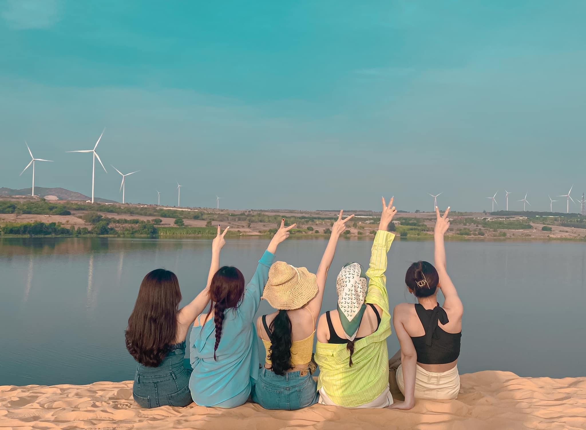 Mui Ne private jeep tour & drive up to the Hill (9:00am to 1:00pm)