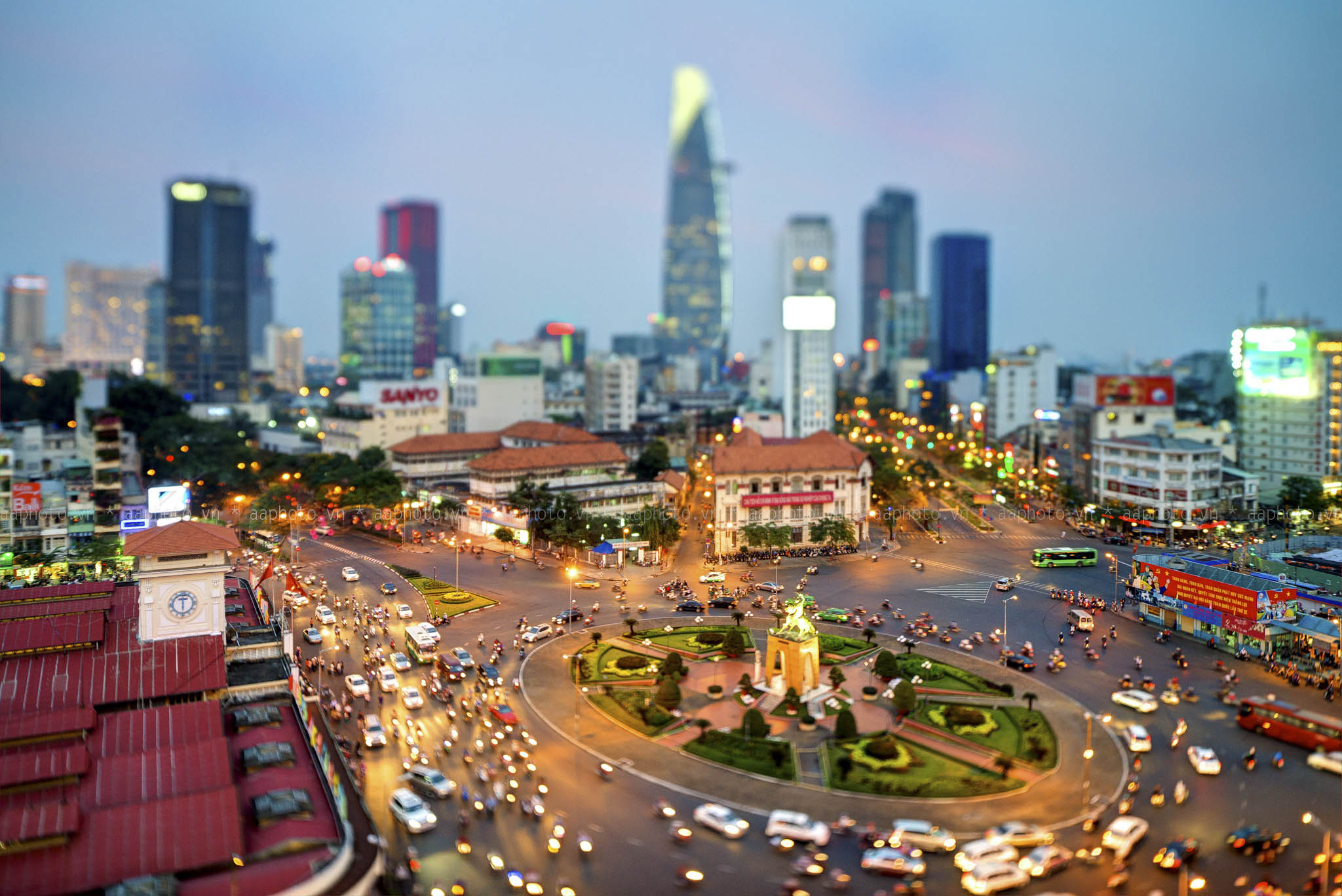 Mui Ne private jeep tour from Ho Chi Minh City (10:00am to 9:00pm)